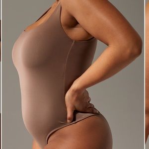 Babaton Square Neck Body Suit